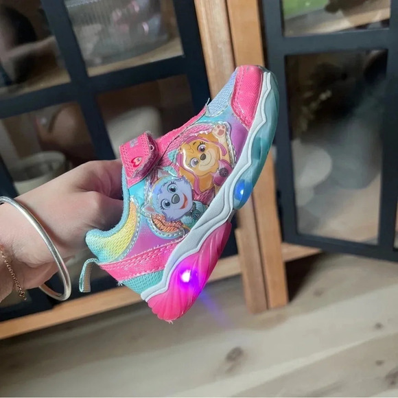 Paw Patrol light up sneakers toddler girl shoes Velcro Skylar pastel adjustable - Picture 7 of 8